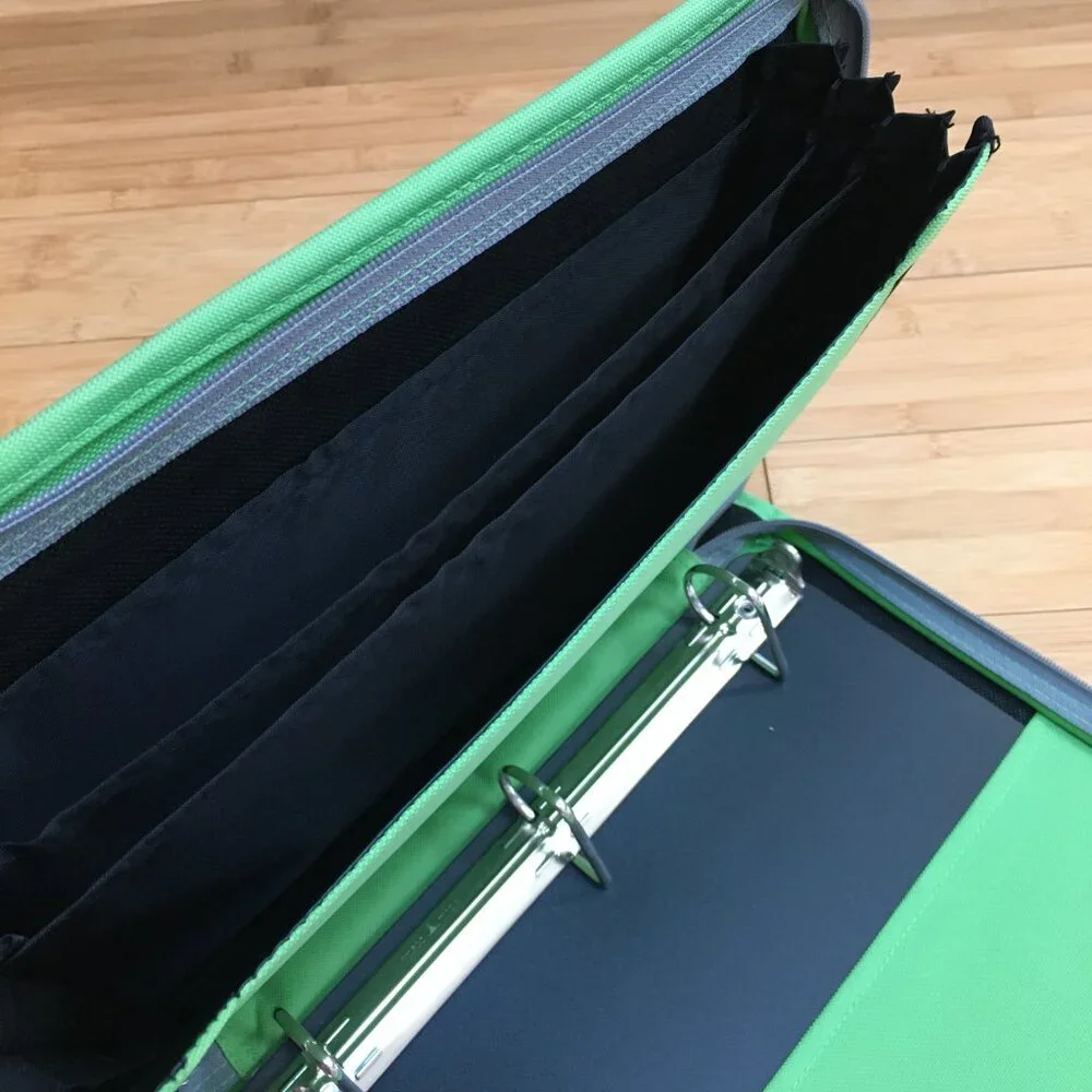 EUC Green Zipper Binder/Organizer